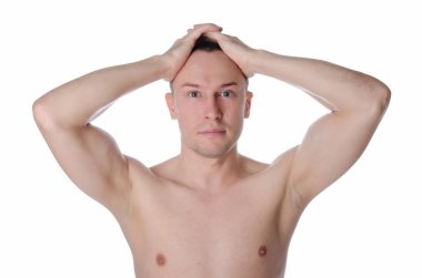 Yakışıklı adam kılığında. Genç, çekici bir adam. Çıplak ve seksi. Beyaz arka plan