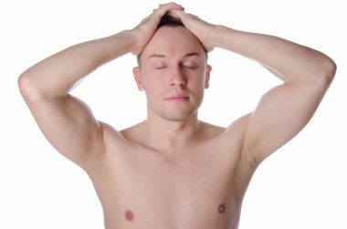 Yakışıklı adam kılığında. Genç, çekici bir adam. Çıplak ve seksi. Beyaz arka plan