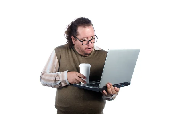 工作和愤怒 有趣的胖商人和笔记本电脑 — 图库照片