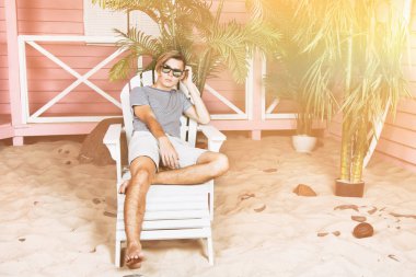 Zengin öğrenci tatile rahatlatıcı