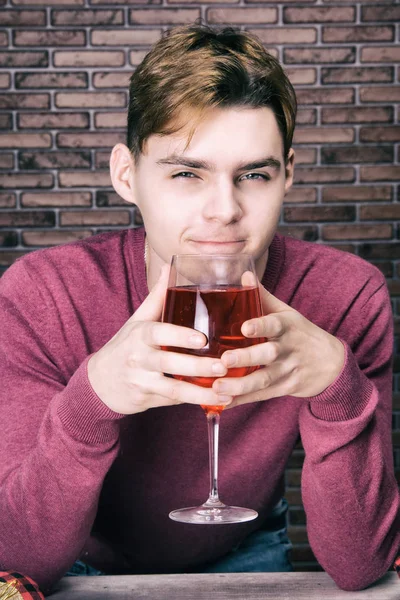 Jovem Cara Atraente Dia Dos Namorados — Fotografia de Stock