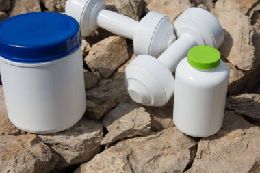 Spor ve sağlıklı bir yaşam tarzı. Halter. Güçlü bir adam için.