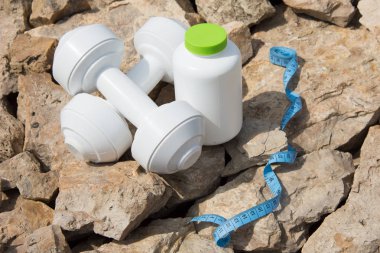 Spor ve sağlıklı bir yaşam tarzı. Halter. Güçlü bir adam için.