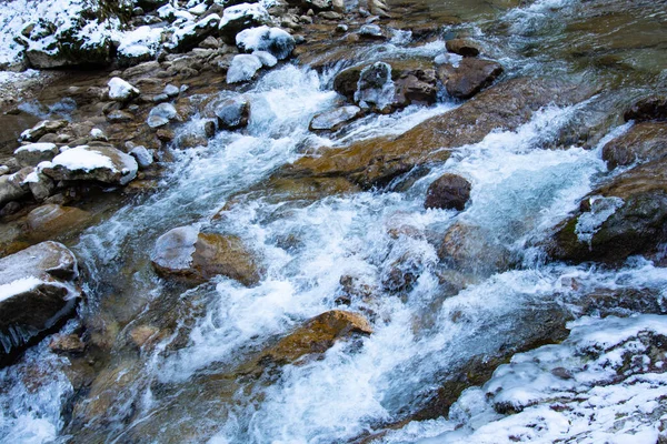 Wintermärchen Und Der Stürmische Fluss — Stockfoto