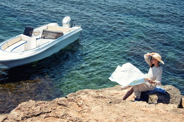 Giovane Ragazza Attraente Sta Riposando Mare — Foto Stock