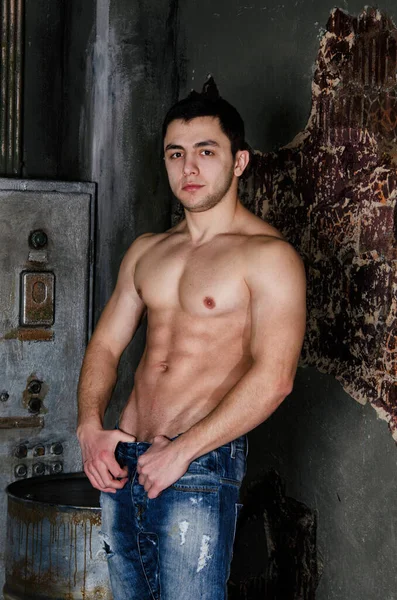 Młody Wysportowany Seksowny Mężczyzna Piękne Ciało — Zdjęcie stockowe