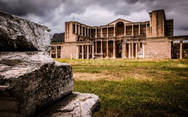 Sardis, Türkiye - mimari ve kalıntılar