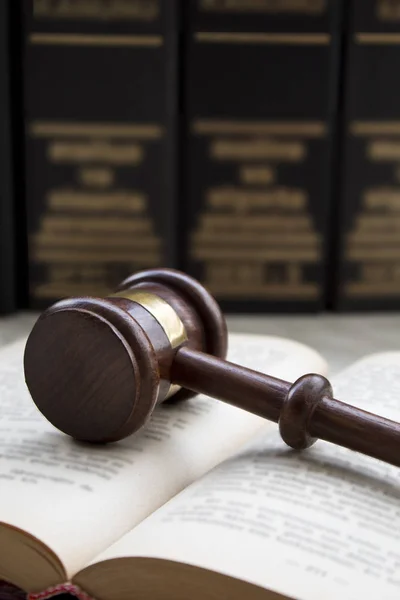 Hukuk ve Adalet Konsepti