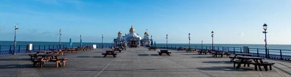 Jetée d'Eastbourne dans une belle journée ensoleillée — Photo