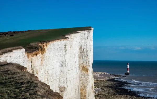 Eastbourne Beahy baş kayalıklarla — Stok fotoğraf