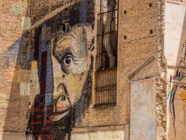 Cartagena, İspanya'nın eski binalarındaki duvar resimleri