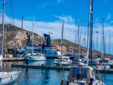  Cartagena, İspanya'daki Eski limandaki tekneler.