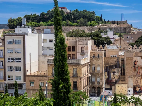 Cartagena eski bina ve sokak lambası, İspanya.