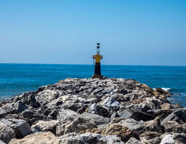 Big Sea Wave Breaker dans la mer Méditerranée, Mursie — Photo