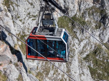 Cantabria, İspanya 5 Ekim 2019, Fuente De, Cantabria, İspanya, Picos de Europa 'daki kablolu araba