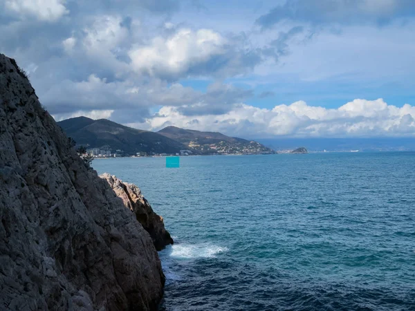 bir sahil şeridi, İtalya cliffface tırmanma