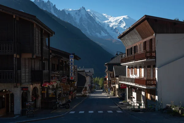 Mont Blanc, Tur de Mont Blanc manzaralı Köyü