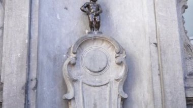 Brüksel'de Manneken anıtı