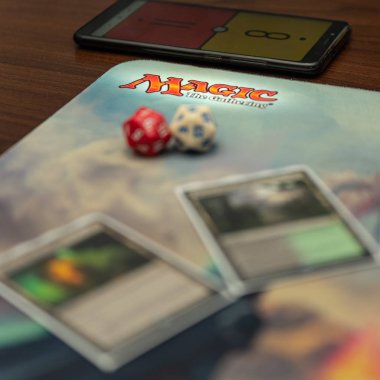 Logo yeni genişleme oyunu Oyun Masa'da Spark Magic Gathering Savaşı Fotoğraf Kapat