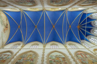 Groningen, Hollanda, 22 Ağustos 2019: Groningen, Hollanda'daki St. Martin Kilisesi'nde tavan resminin görünümü