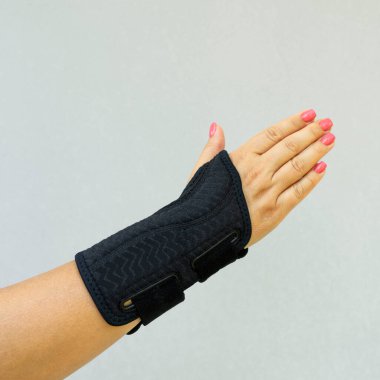 Bileklik karpal tünel sendromu tedavisi için ya da orta sinir sıkışması, uyuşukluk eli için.