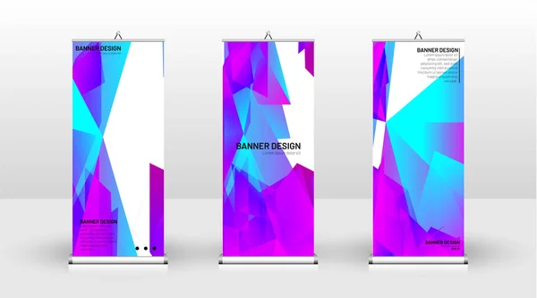 Verticale banner sjabloonontwerp. kan gebruikt worden voor brochures, covers, publicaties, etc. het concept van een driehoeksontwerp achtergrond patroon — Stockvector