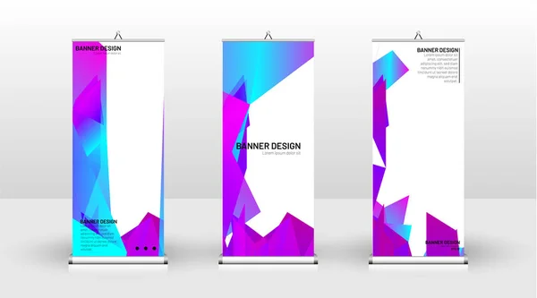 Verticale banner sjabloonontwerp. kan gebruikt worden voor brochures, covers, publicaties, etc. het concept van een driehoeksontwerp achtergrond patroon — Stockvector