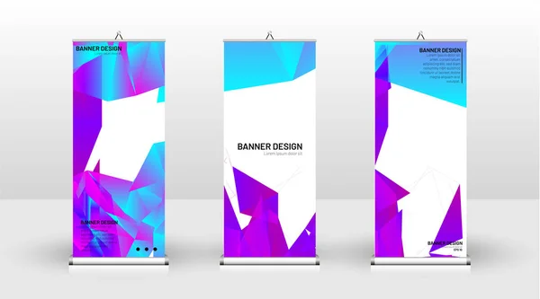 Diseño de plantilla de banner vertical. puede ser utilizado para folletos, portadas, publicaciones, etc. el concepto de un patrón de fondo de diseño triangular — Vector de stock