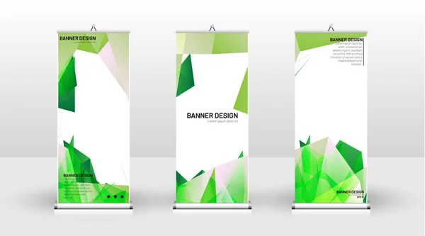 Σχέδιο κατακόρυφου προτύπου banner. μπορούν να χρησιμοποιηθούν για φυλλάδια, εξώφυλλα, δημοσιεύσεις κ. λπ. Έννοια ενός τριγωνικού μοτίβου φόντου σχεδιασμού με πράσινο χρώμα — Διανυσματικό Αρχείο