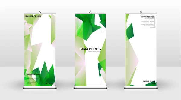 Diseño de plantilla de banner vertical. puede ser utilizado para folletos, portadas, publicaciones, etc. Concepto de un patrón de fondo de diseño triangular con color verde — Vector de stock