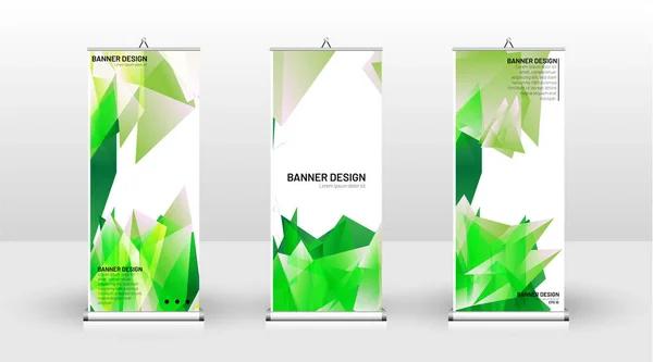 Diseño de plantilla de banner vertical. puede ser utilizado para folletos, portadas, publicaciones, etc. Concepto de un patrón de fondo de diseño triangular con color verde — Archivo Imágenes Vectoriales