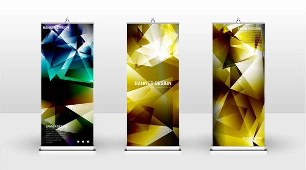 Design de modelo de banner vertical. pode ser usado para brochuras, capas, publicações, etc. Conceito de um padrão de fundo de design triangular com cor verde — Vetor de Stock