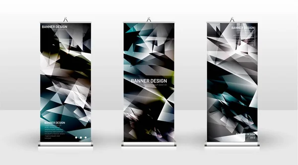 Design de modelo de banner vertical. pode ser usado para brochuras, capas, publicações, etc. Conceito de um padrão de fundo de design triangular com cor verde — Vetor de Stock