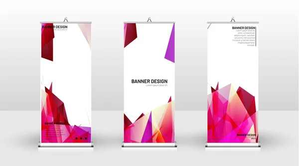 Diseño de plantilla de banner vertical. puede ser utilizado para folletos, portadas, publicaciones, etc. el concepto de un patrón de fondo de diseño triangular — Vector de stock