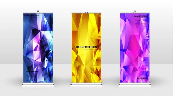 Design de modelo de banner vertical. pode ser usado para brochuras, capas, publicações, etc. o conceito de um padrão de fundo de design triangular — Vetor de Stock