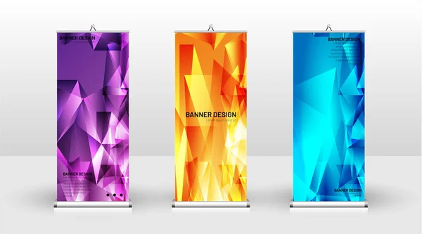 Design de modelo de banner vertical. pode ser usado para brochuras, capas, publicações, etc. o conceito de um padrão de fundo de design triangular — Vetor de Stock