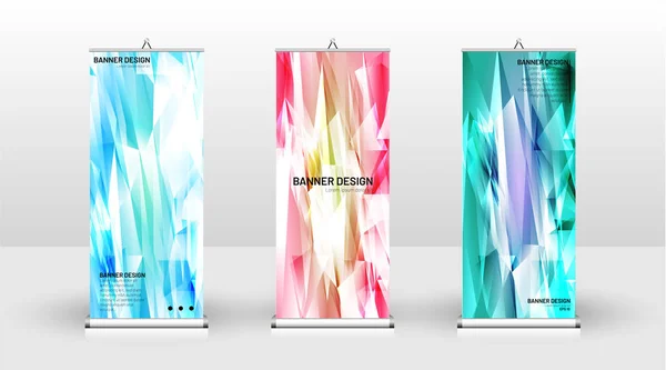 Design de modelo de banner vertical. pode ser usado para brochuras, capas, publicações, etc. o conceito de um padrão de fundo de design triangular — Vetor de Stock