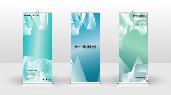 Diseño de plantilla de banner vertical. puede ser utilizado para folletos, portadas, publicaciones, etc. el concepto de un patrón de fondo de diseño triangular — Vector de stock