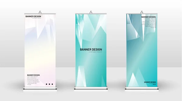 Design de modelo de banner vertical. pode ser usado para brochuras, capas, publicações, etc. o conceito de um padrão de fundo de design triangular — Vetor de Stock