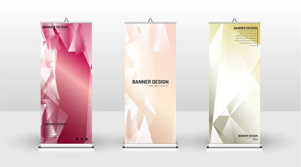 Diseño de plantilla de banner vertical. puede ser utilizado para folletos, portadas, publicaciones, etc. el concepto de un patrón de fondo de diseño triangular — Vector de stock