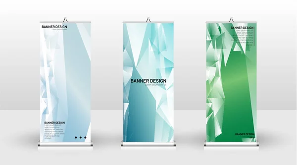 Diseño de plantilla de banner vertical. puede ser utilizado para folletos, portadas, publicaciones, etc. el concepto de un patrón de fondo de diseño triangular — Vector de stock