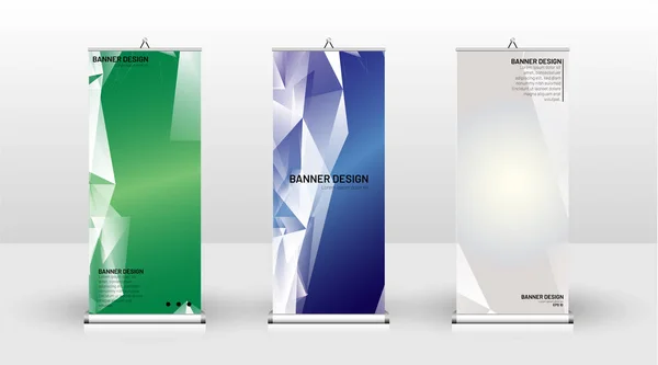 Diseño de plantilla de banner vertical. puede ser utilizado para folletos, portadas, publicaciones, etc. el concepto de un patrón de fondo de diseño triangular — Vector de stock