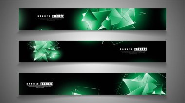 afiş koleksiyonu. örtüşen parlak yeşil üçgenler ile soyut arka plan . izole siyah arka plan. eps 10 vektör illüstrasyon