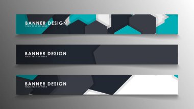 Arka plan afiş şablonlar kümesi. Poligonal arka plan ile modern vektör afiş.