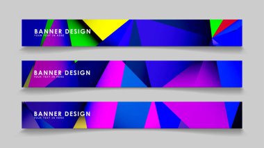 Renkli geometrik degrade arka planlara sahip soyut dikdörtgen vektör afişleri