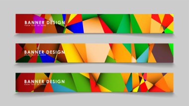 Renkli geometrik degrade arka planlara sahip soyut dikdörtgen vektör afişleri