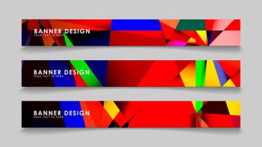 Renkli geometrik degrade arka planlara sahip soyut dikdörtgen vektör afişleri