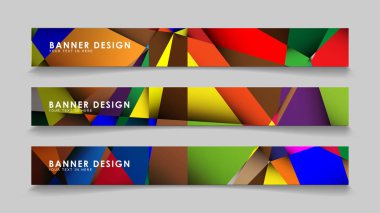 Renkli geometrik degrade arka planlara sahip soyut dikdörtgen vektör afişleri