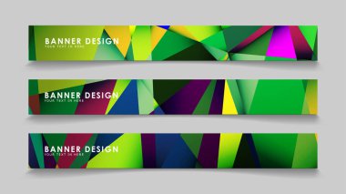 Renkli geometrik degrade arka planlara sahip soyut dikdörtgen vektör afişleri