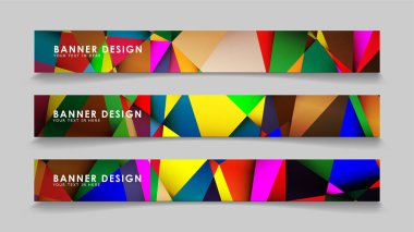 Renkli geometrik degrade arka planlara sahip soyut dikdörtgen vektör afişleri